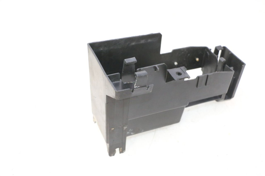 photo de CAIXA DE BATERIA PEUGEOT TREKKER 50 (1995 - 2004) - Outro ângulo de visão