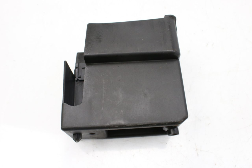 photo de SUPORTE DE BATERIA PIAGGIO VESPA GTS IGET ABS 125 (2017 - 2023) - Detalhe da peça