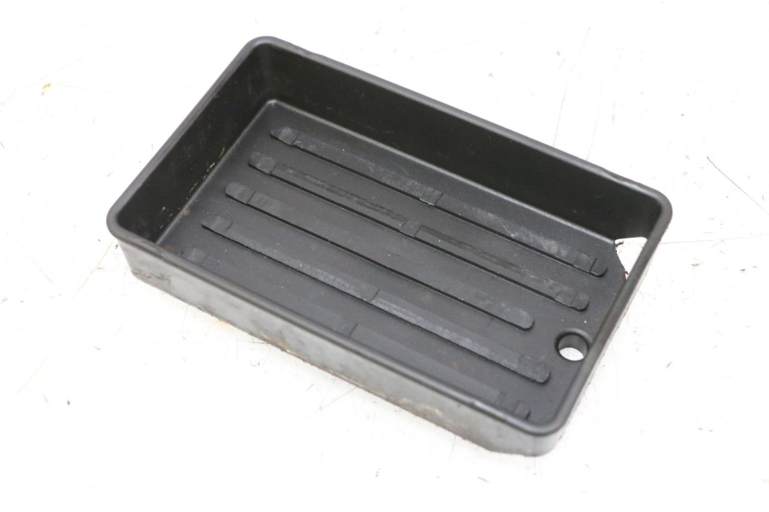 photo de CAIXA DE BATERIA PIAGGIO VESPA GTS SUPER IE 125 (2009 - 2016) - Vista principal