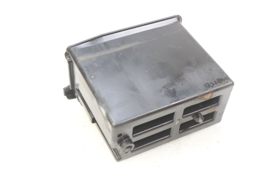 photo de SUPORTE DE BATERIA PIAGGIO VESPA PRIMAVERA 2T 50 (2013 - 2018) - Zoom do estado de desgaste