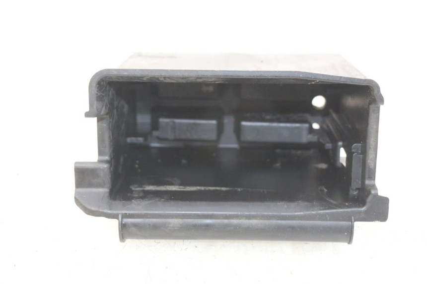 photo de SUPORTE DE BATERIA PIAGGIO VESPA PRIMAVERA 2T 50 (2013 - 2018) - Zoom do estado de desgaste