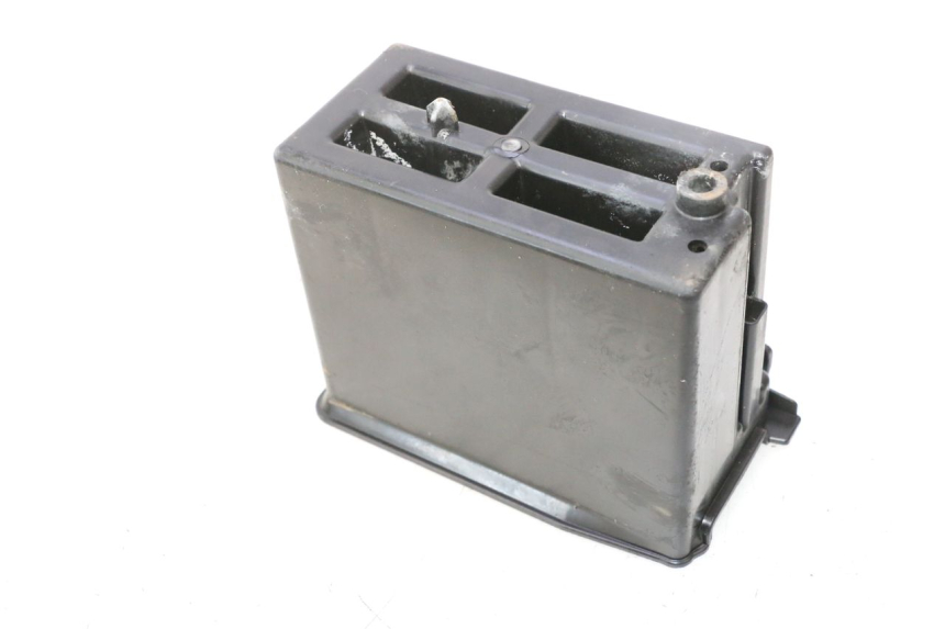 photo de SUPORTE DE BATERIA PIAGGIO VESPA PRIMAVERA 2T 50 (2013 - 2018) - Outro ângulo de visão
