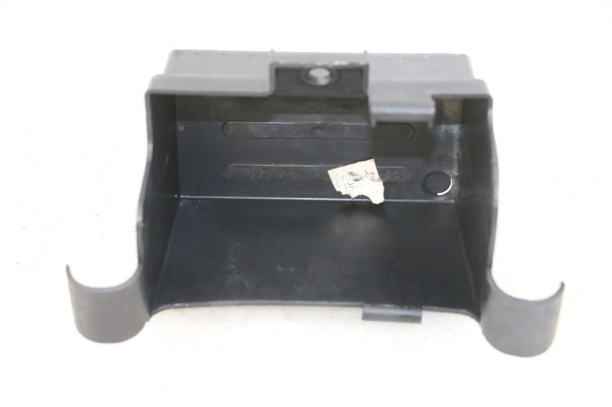 photo de SUPORTE DE BATERIA DAELIM VJ ROADWIN FI 125 (2008 - 2017) - Outro ângulo de visão