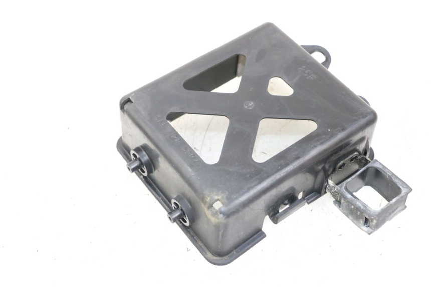 photo de SUPORTE DE BATERIA SUZUKI VL INTRUDER 125 (2004 - 2007) - Detalhe da peça