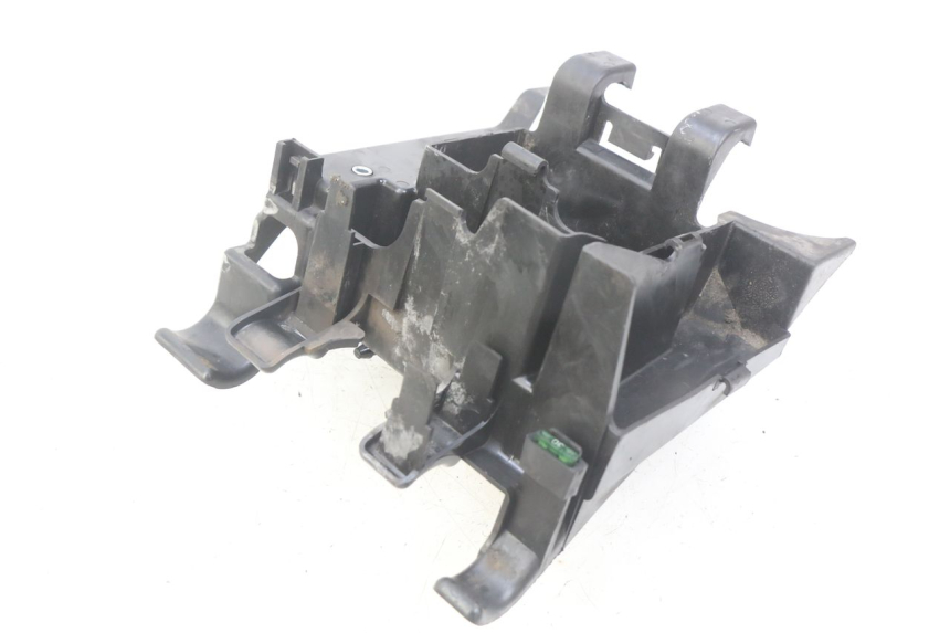 photo de SUPORTE DE BATERIA HONDA VT C SHADOW 125 (1999 - 2007) - Detalhe da peça