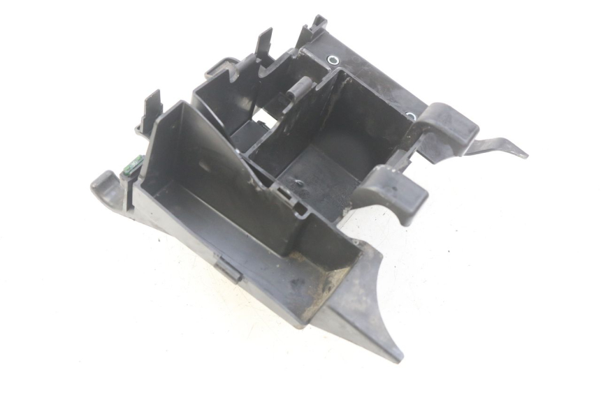 photo de SUPORTE DE BATERIA HONDA VT C SHADOW 125 (1999 - 2007) - Outro ângulo de visão