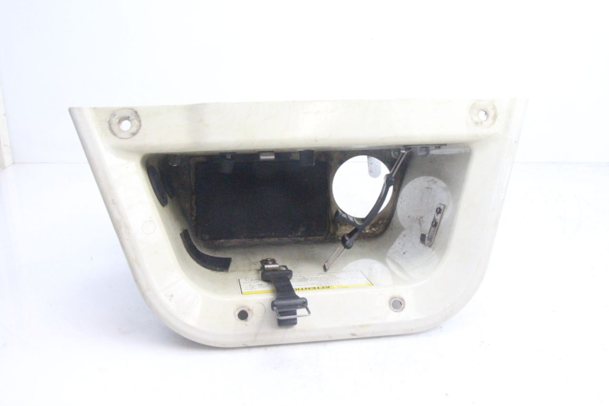 photo de CAIXA DE BATERIA YAMAHA WAVE RUNNER GP R 1200 (2000 - 2003) - Zoom do estado de desgaste