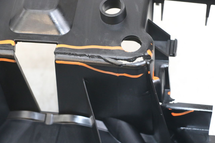 photo de CAIXA DE BATERIA YAMAHA XMAX X-MAX ABS 125 (2017 - 2020) - Ampliação técnica