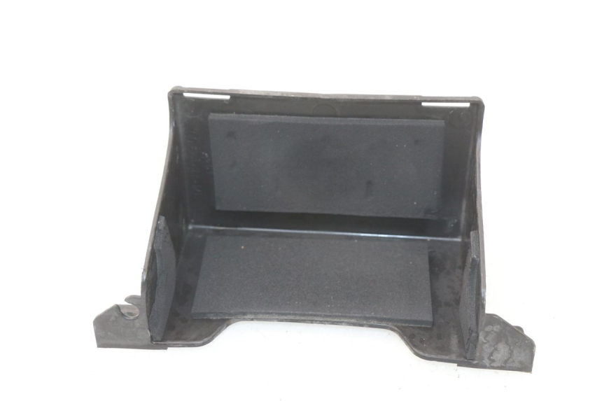 photo de SUPORTE DE BATERIA YAMAHA X-MAX XMAX 125 (2010 - 2013) - Zoom do estado de desgaste