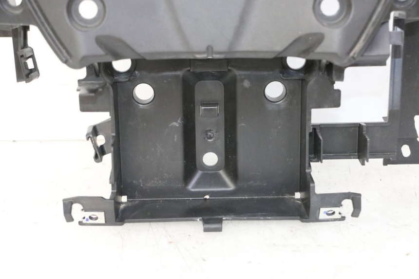 photo de CAIXA DE BATERIA YAMAHA XMAX X-MAX 125 (2021 - 2025) - Estado da superfície