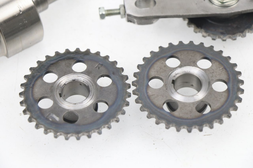photo de BALANÇADOR DO MOTOR SUZUKI DR DJEBEL 600 (1985 - 1990) - Zoom do estado de desgaste