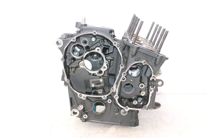 photo de PARTE INFERIOR DO MOTOR YAMAHA YZF R6 600 (2008 - 2009) - Vista geral