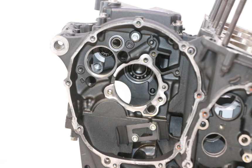 photo de PARTE INFERIOR DO MOTOR YAMAHA YZF R6 600 (2008 - 2009) - Pontos de fixação