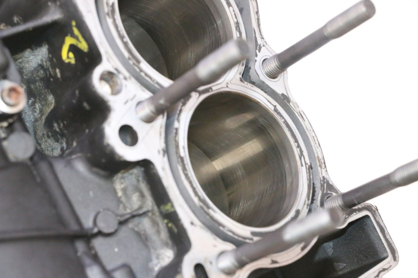 photo de PARTE INFERIOR DO MOTOR YAMAHA YZF R6 600 (2008 - 2009) - Vista do produto