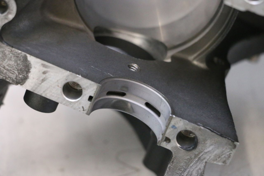 photo de PARTE INFERIOR DO MOTOR YAMAHA YZF R6 600 (2008 - 2009) - Vista geral