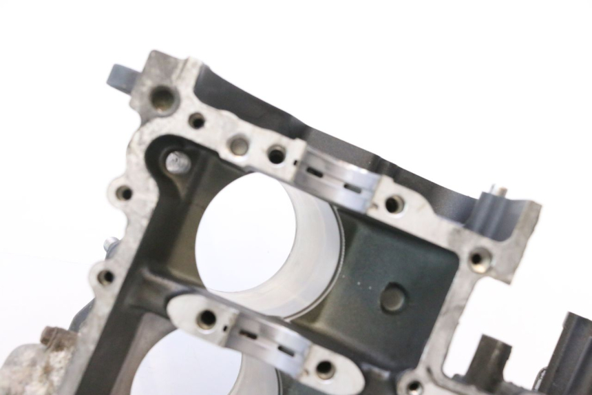 photo de PARTE INFERIOR DO MOTOR YAMAHA YZF R6 600 (2008 - 2009) - Pontos de fixação