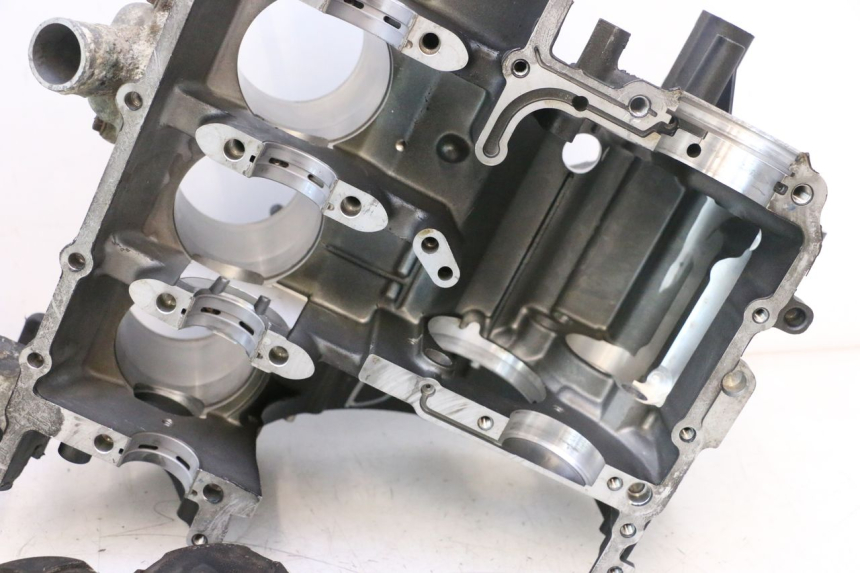 photo de PARTE INFERIOR DO MOTOR YAMAHA YZF R6 600 (2008 - 2009) - Estado da superfície