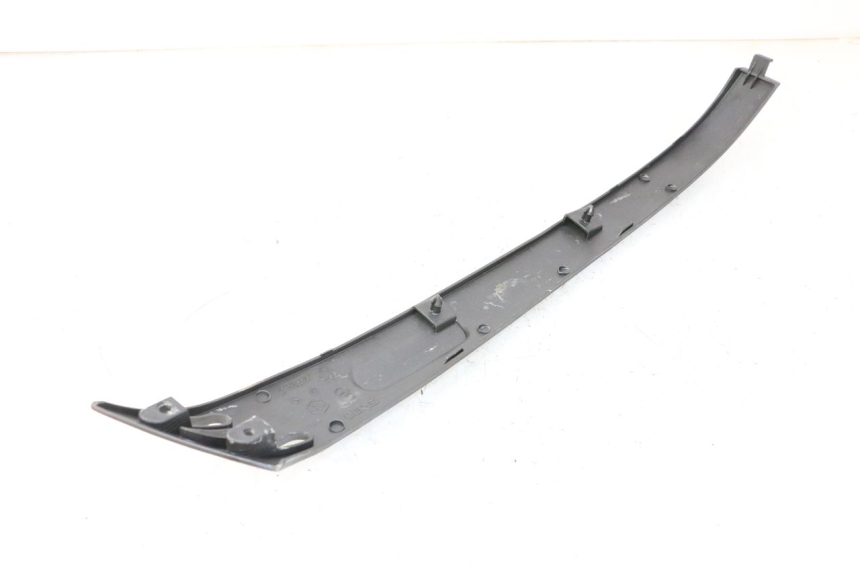 photo de Soleira traseira direita PIAGGIO LXV 4T 50 (2009 - 2013) - Detalhe da peça
