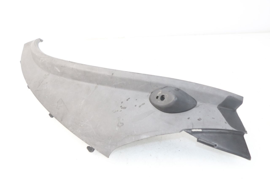 photo de Soleira traseira direita PIAGGIO MP3 LT 400 (2007 - 2012) - Detalhe da peça