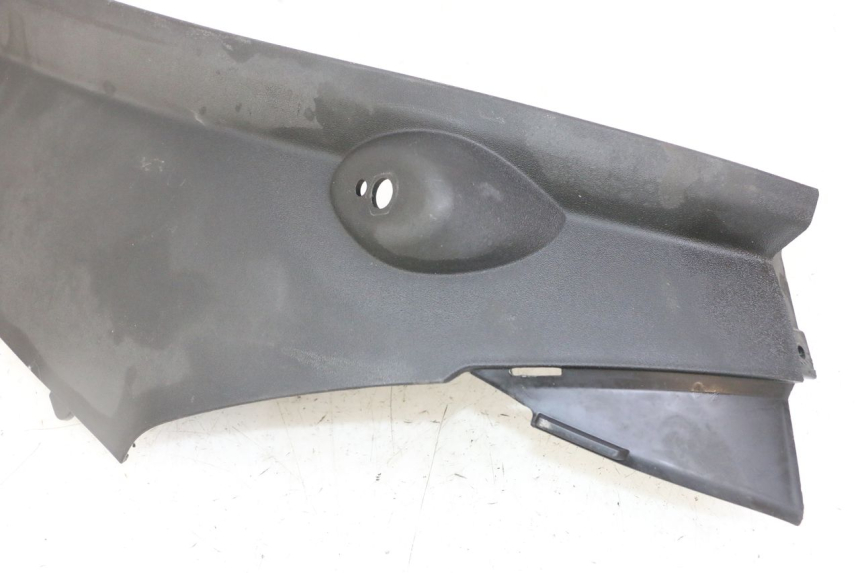 photo de Soleira traseira direita PIAGGIO MP3 LT 300 (2010 - 2016) - Detalhe da peça