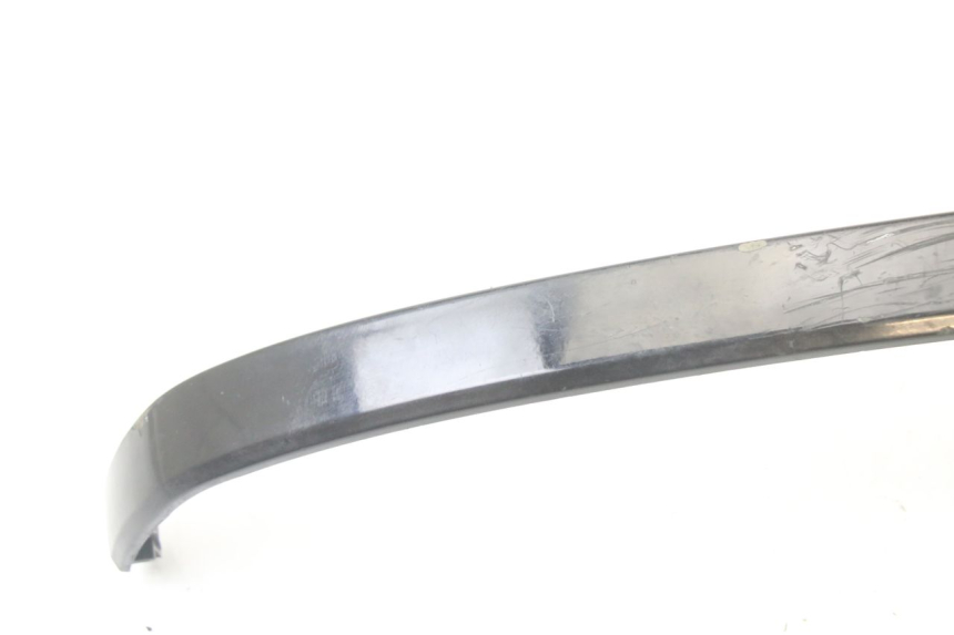 photo de Soleira traseira direita PIAGGIO VESPA LX 2T 50 (2005 - 2013) - Detalhe da peça