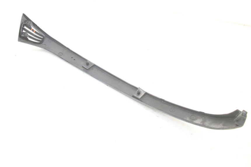 photo de Soleira traseira direita PIAGGIO VESPA LX 2T 50 (2005 - 2013) - Detalhes característicos