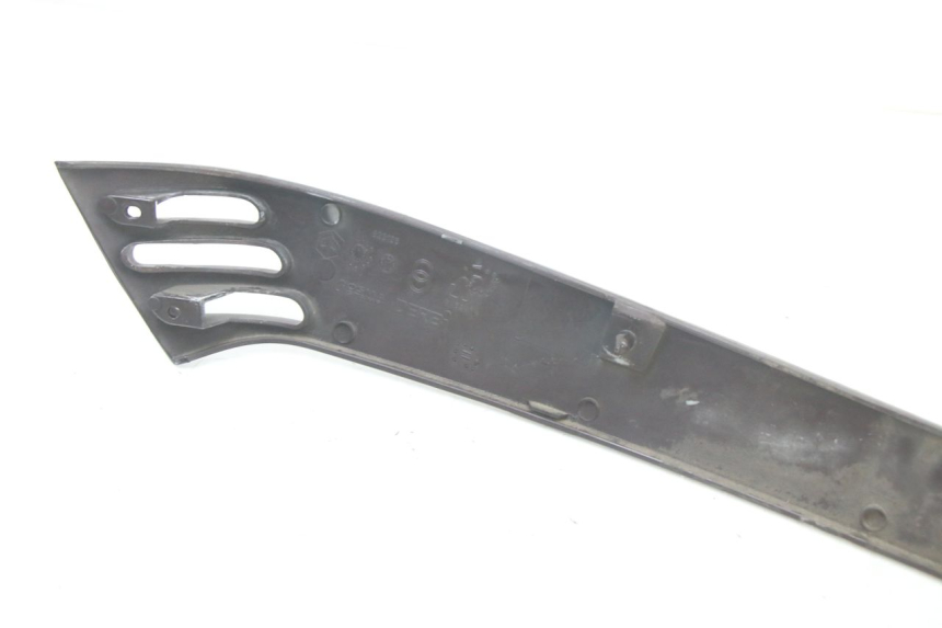 photo de Soleira traseira direita PIAGGIO VESPA LX IE 125 (2010 - 2012) - Peça verificada