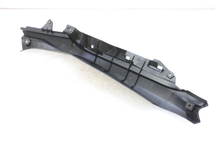 photo de Soleira traseira direita YAMAHA TRICITY 300 (2020 - 2024) - Detalhe da peça