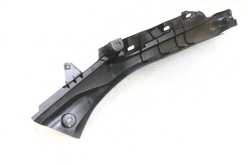 photo de Soleira traseira direita YAMAHA TRICITY 300 (2020 - 2024) - Zoom do estado de desgaste
