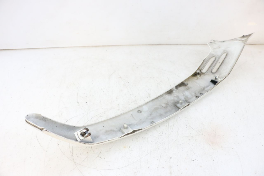 photo de Soleira traseira direita PIAGGIO VESPA GTS SUPER IE 125 (2009 - 2016) - Vista geral