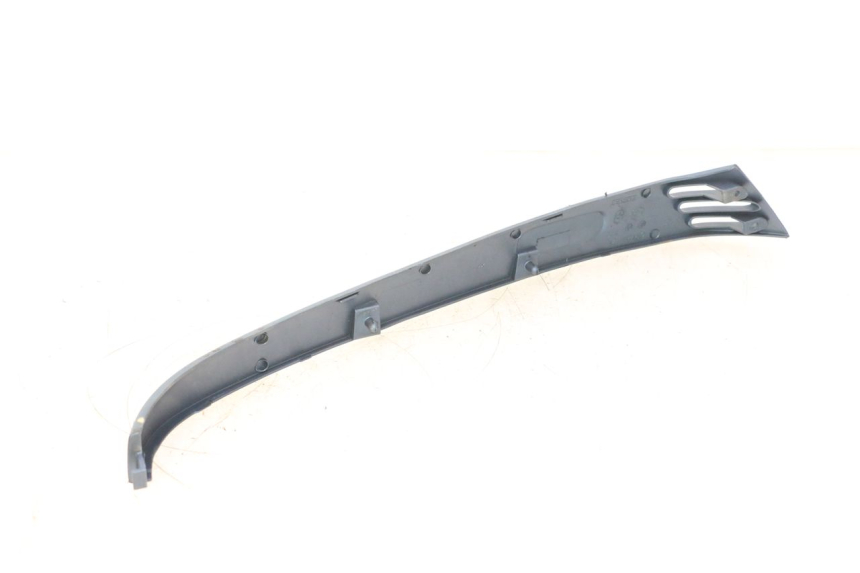photo de Soleira traseira direita PIAGGIO VESPA LX 2T 50 (2005 - 2013) - Detalhe da peça