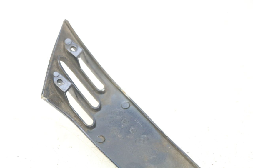 photo de Soleira traseira direita PIAGGIO VESPA LXV 125 (2006 - 2009) - Pontos de fixação