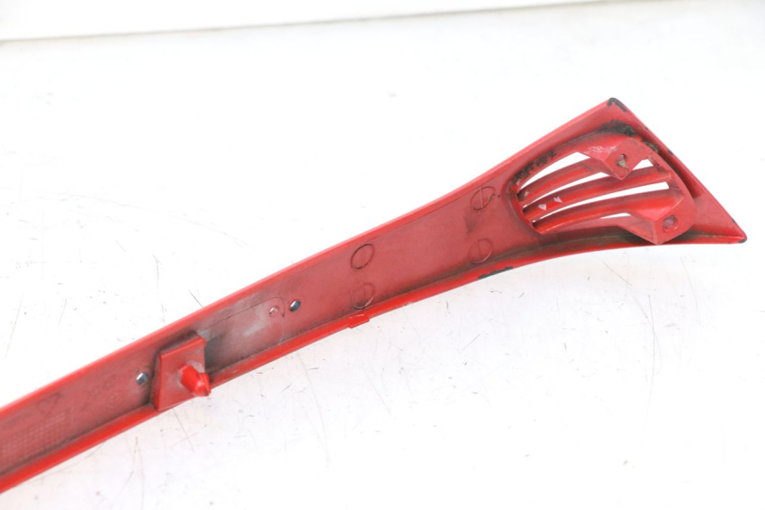 photo de Soleira traseira direita PIAGGIO VESPA S 2T 50 (2007 - 2014) - Pontos de fixação