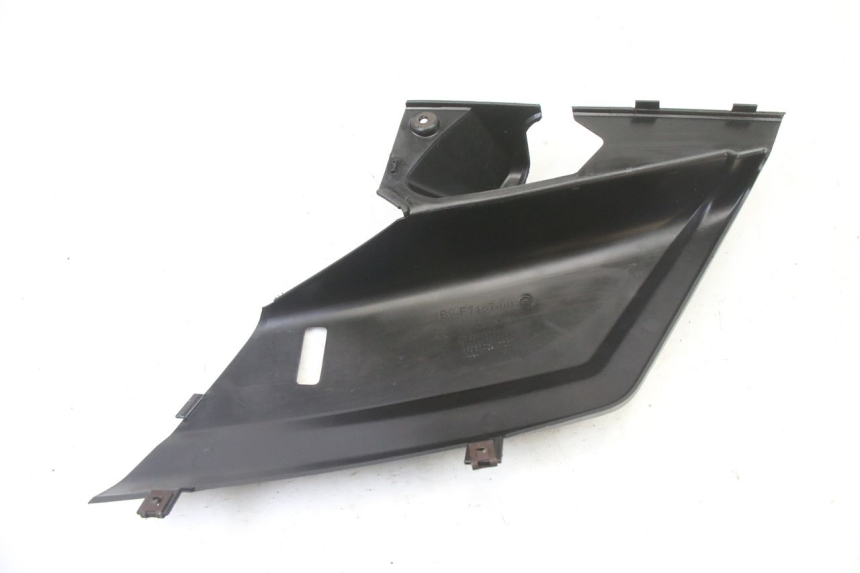 photo de Soleira traseira direita YAMAHA XMAX X-MAX 125 (2006 - 2009) - Outro ângulo de visão