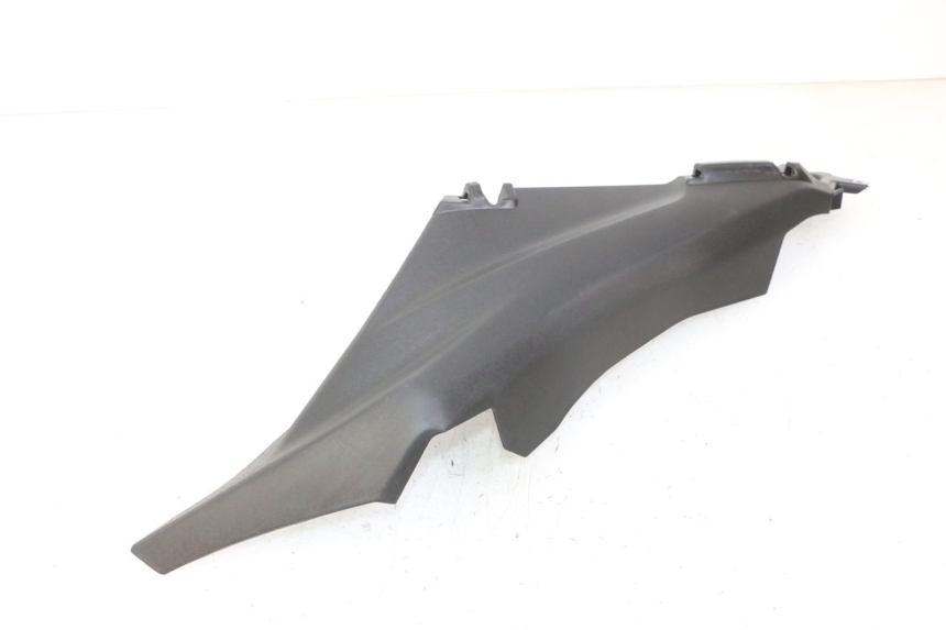 photo de Soleira traseira direita YAMAHA XMAX X-MAX 125 (2021 - 2025) - Detalhe da peça
