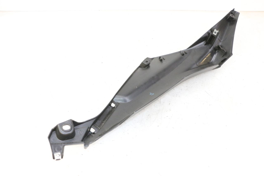 photo de Soleira traseira direita YAMAHA XMAX X-MAX 125 (2021 - 2025) - Ampliação técnica
