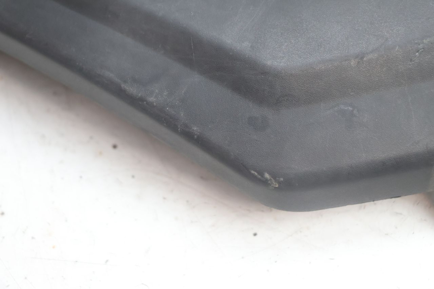 photo de Soleira traseira direita YAMAHA XMAX X-MAX 125 (2006 - 2009) - Detalhe da peça