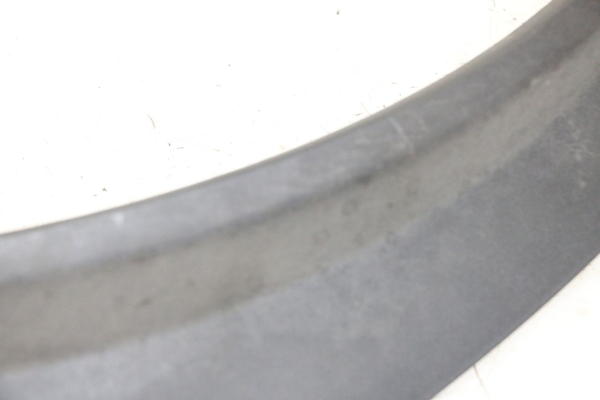 photo de Soleira traseira esquerda PIAGGIO MP3 LT 300 (2010 - 2016) - Detalhe da peça