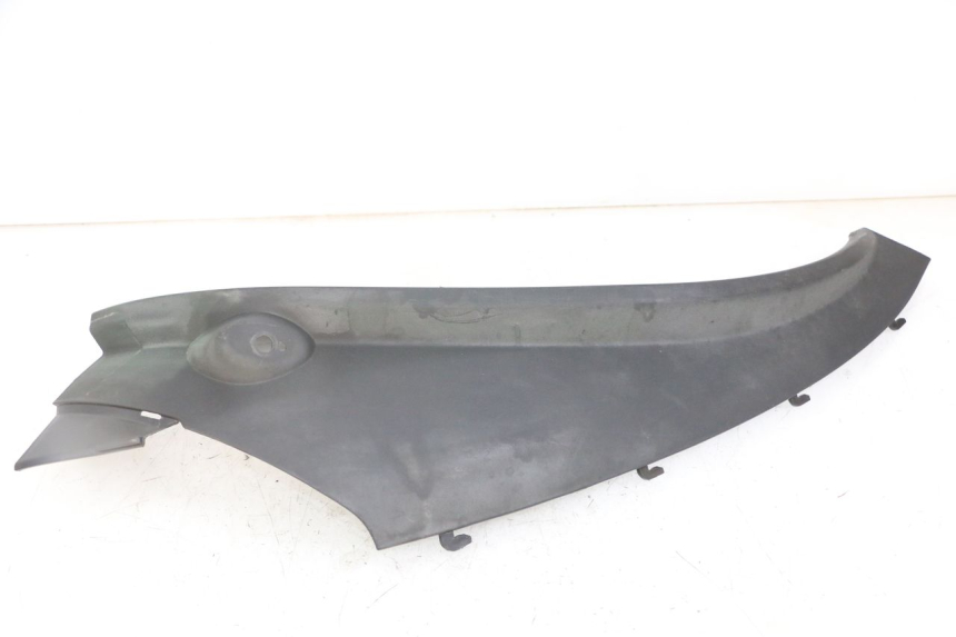 photo de Soleira traseira esquerda PIAGGIO MP3 LT 300 (2010 - 2016) - Detalhes característicos