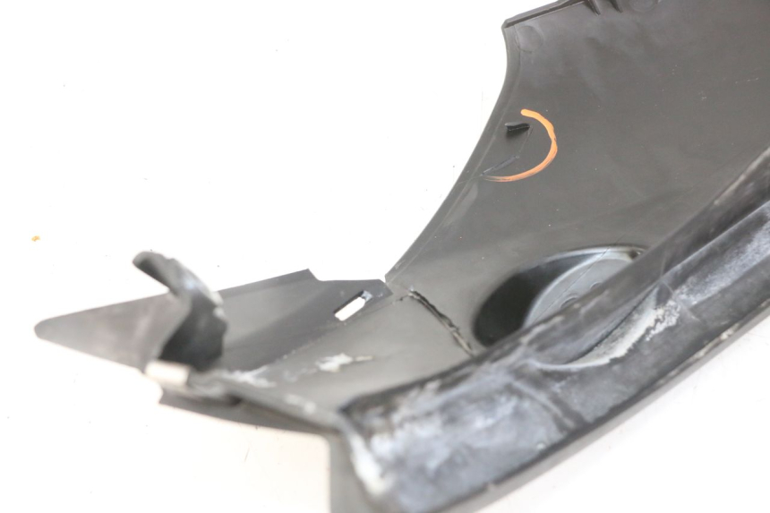 photo de Soleira traseira esquerda PIAGGIO MP3 LT 300 (2010 - 2016) - Detalhe da peça