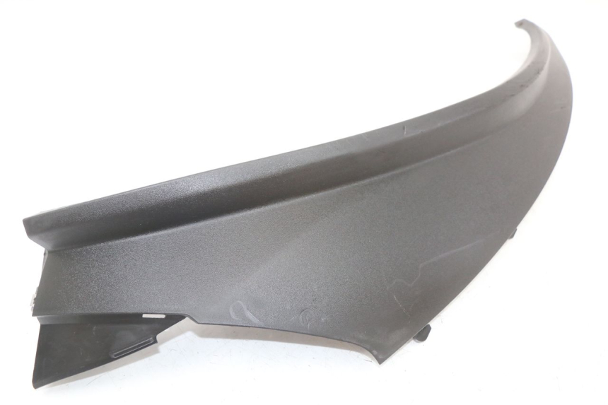 photo de Soleira traseira esquerda PIAGGIO MP3 125 (2006 - 2014) - Detalhe da peça
