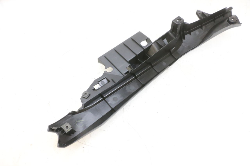 photo de Soleira traseira esquerda YAMAHA TRICITY 300 (2020 - 2024) - Outro ângulo de visão