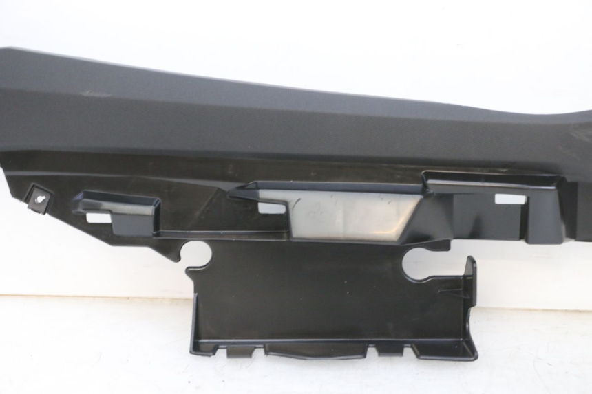 photo de Soleira traseira esquerda YAMAHA TRICITY 300 (2020 - 2024) - Marcações e referências