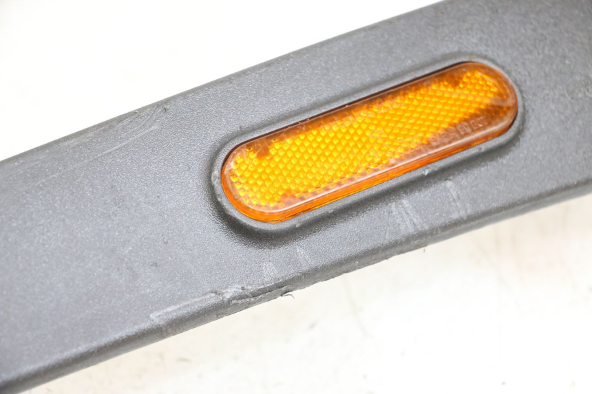photo de Soleira traseira esquerda PIAGGIO VESPA LX 2T 50 (2005 - 2013) - Ampliação técnica