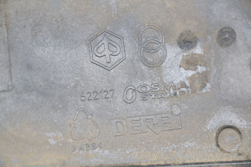 photo de Soleira traseira esquerda PIAGGIO VESPA LXV 125 (2006 - 2009) - Detalhe da peça