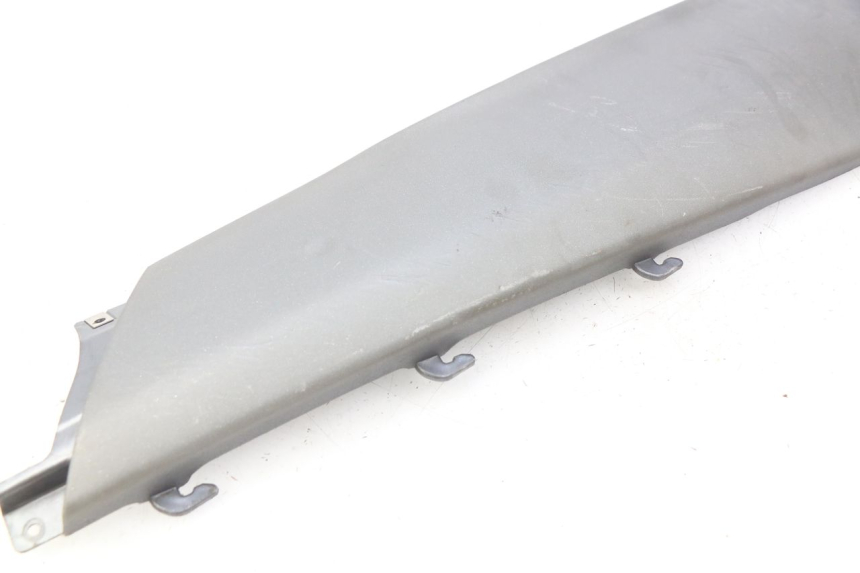 photo de Soleira traseira esquerda PIAGGIO X9 EVOLUTION 125 (2003 - 2007) - Detalhe da peça