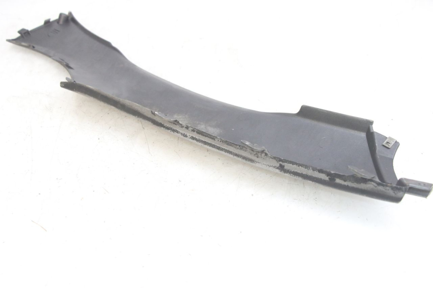 photo de Soleira traseira esquerda PIAGGIO X9 125 (2000 - 2003) - Detalhe da peça