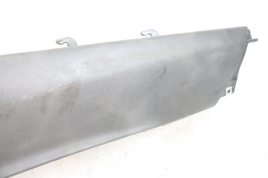 photo de Soleira traseira esquerda PIAGGIO X9 125 (2000 - 2003) - Detalhe da peça