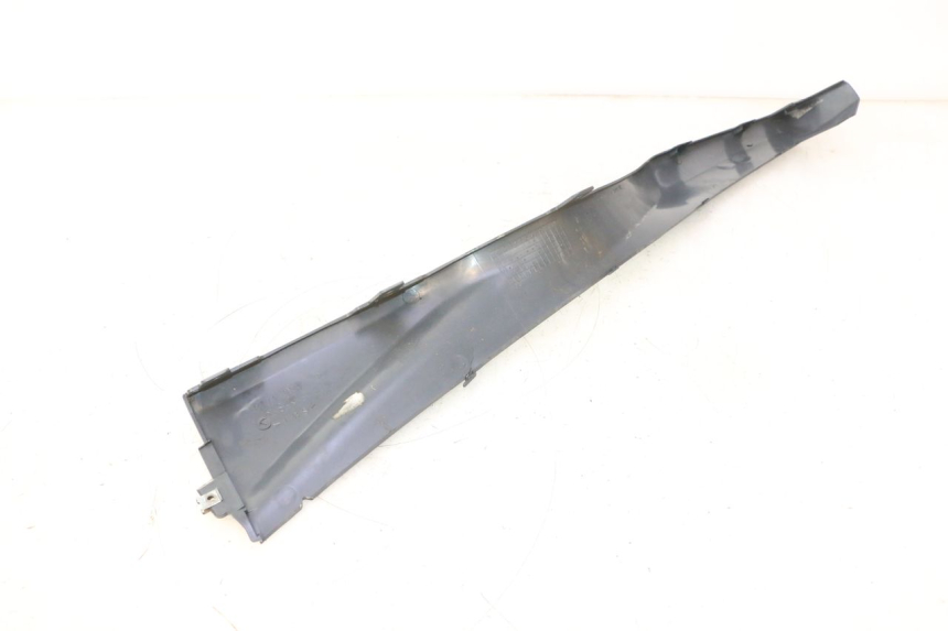 photo de Soleira direita SUZUKI BURGMAN 125 (2007 - 2014) - Pontos de fixação