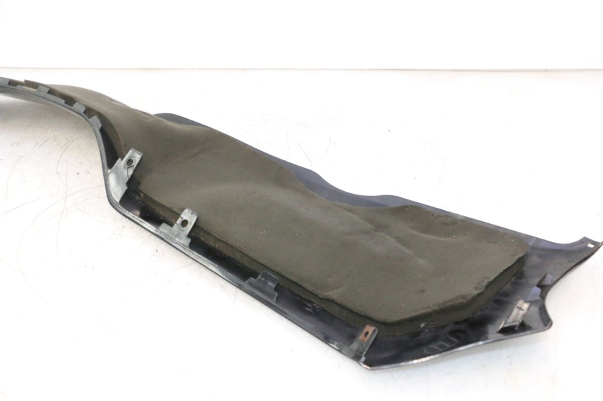 photo de Saia lateral direita direita SUZUKI BURGMAN EXECUTIVE ABS 650 (2006 - 2012) - Detalhes característicos
